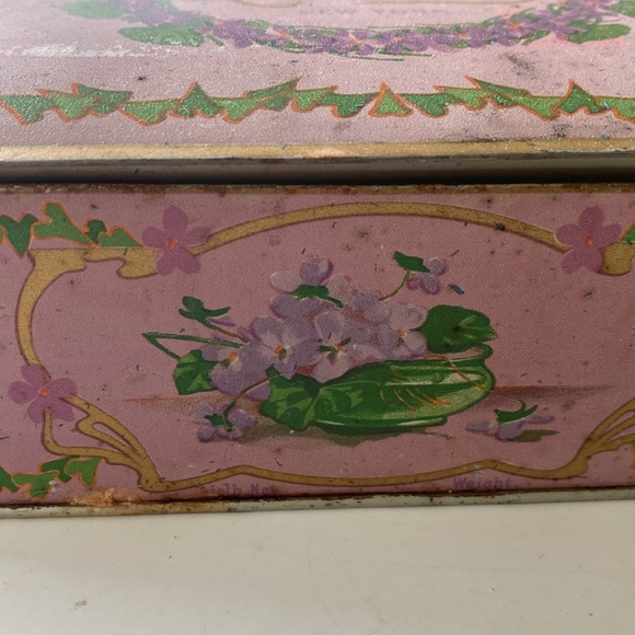 Vintage Louis Sherry Candy Tin Sewing Box - Picture 5 of 8